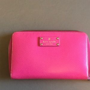 Kate spade oversized wallet